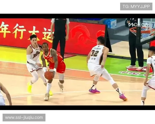 山东男篮97-76击败浙江广厦获俱乐部杯季军,新外援琼斯首秀17分14篮板 山东男篮97-76击败浙江广厦获俱乐部杯季军,新外援琼斯首秀17分14篮板